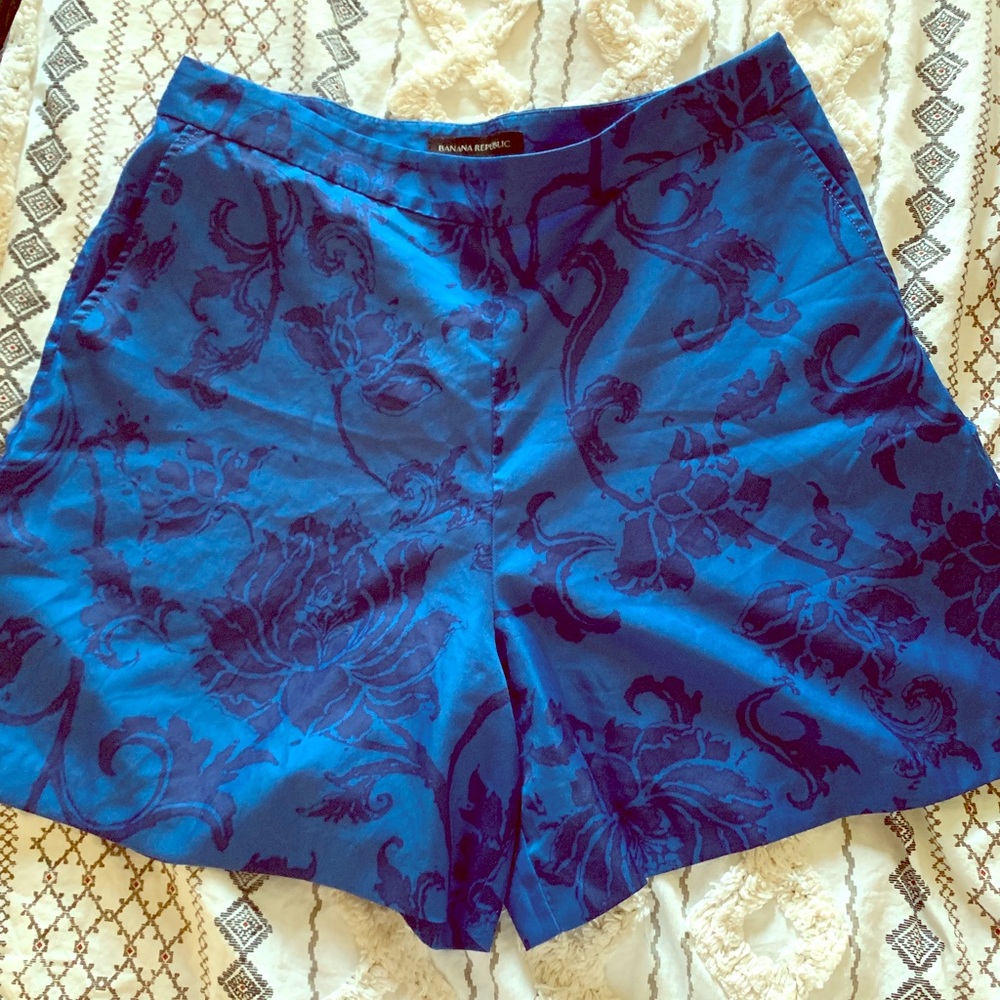 4 for $20! Banana Republic shorts